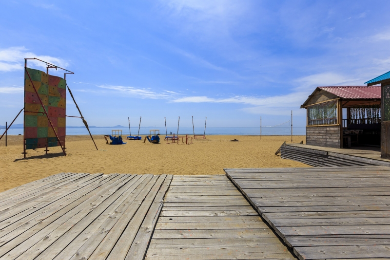 Пляжный сезон откроется в Приморье 15 июня