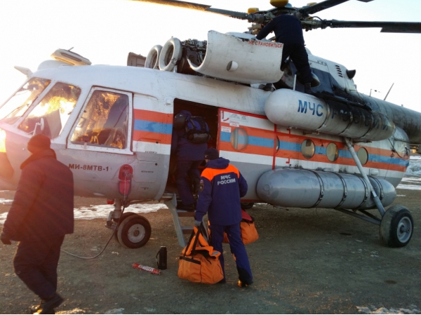 Пациентку из Эвенска доставили в Магадан вертолетом МЧС