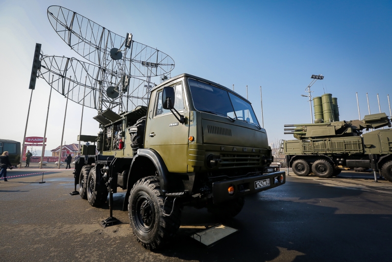 Военные перекрыли дорогу рядом с поселком Плишкино в Иркутском районе