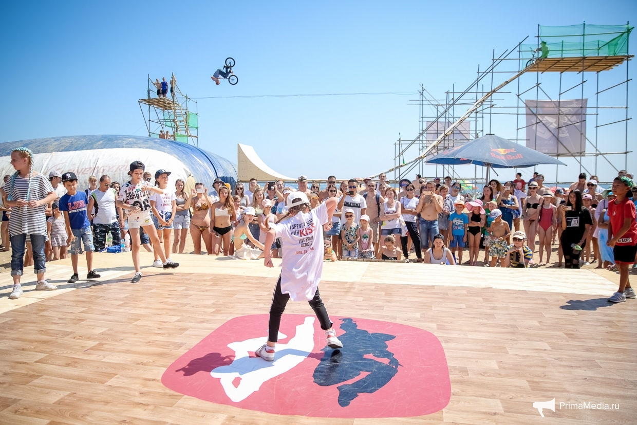 Экстрим-фестиваль на Шаморе: акробатика, скейтбординг и танцы
