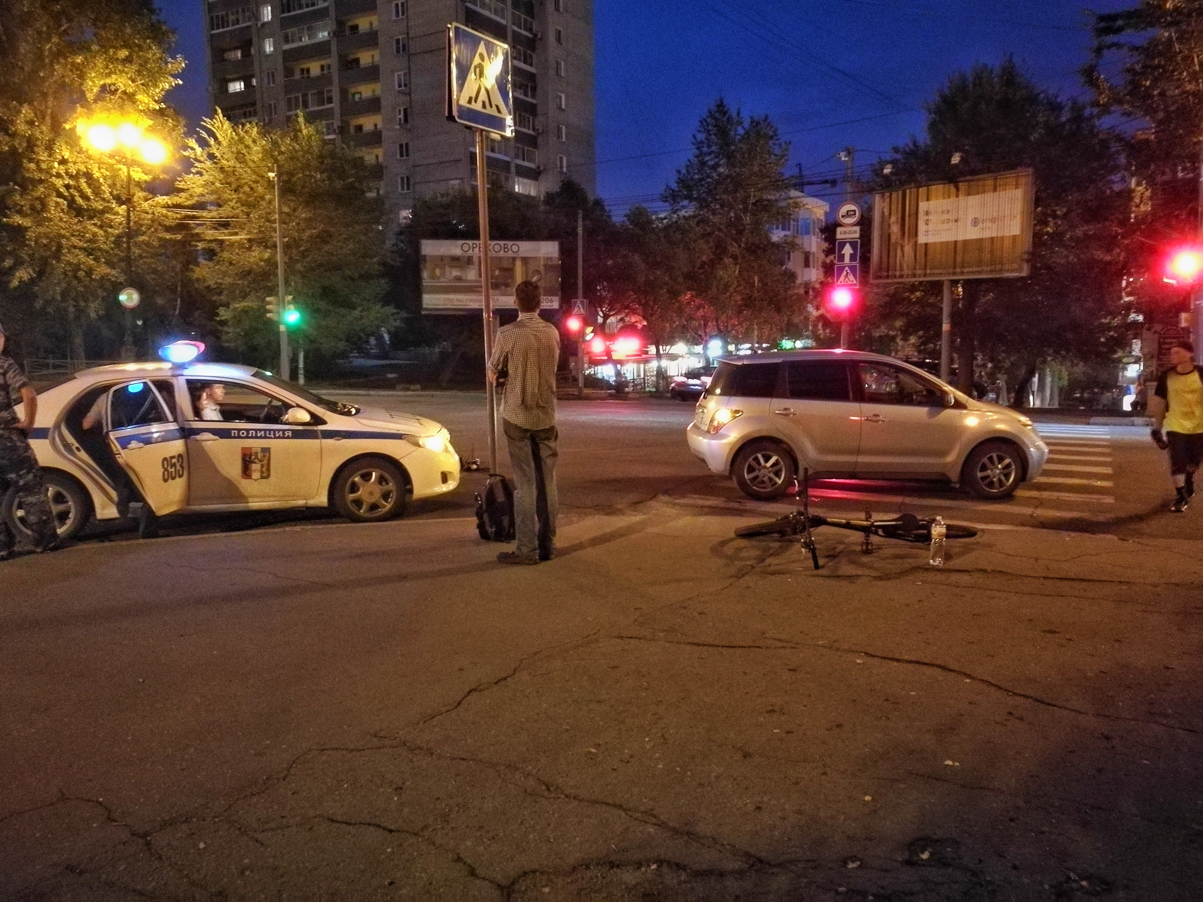 Велосипедист попал под колеса легковушки в центре Хабаровска