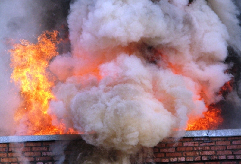 Трое детей и женщина погибли во время пожара в Свирске Иркутской области