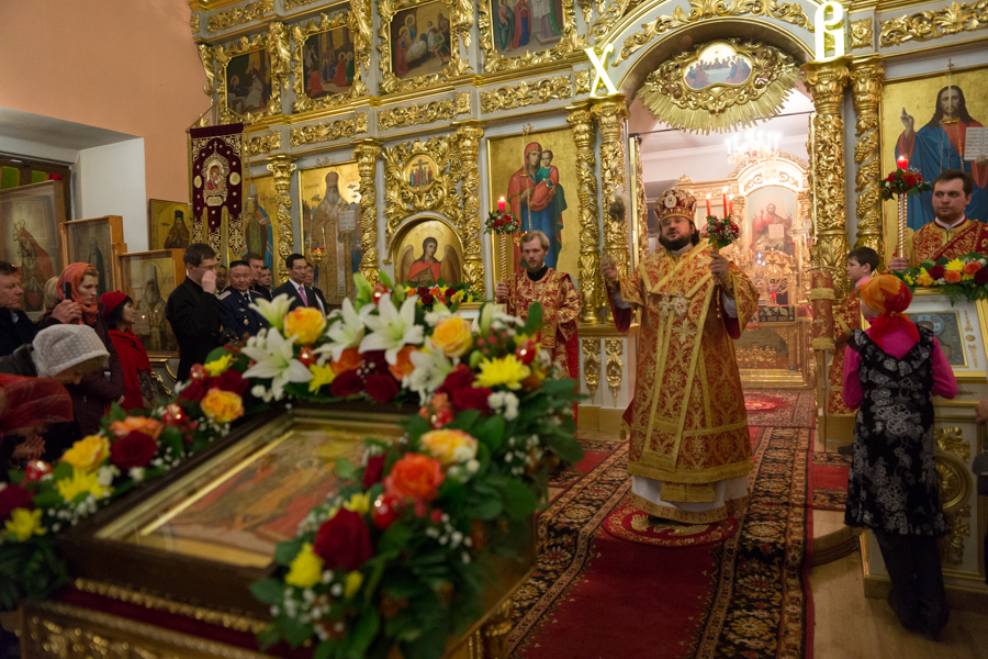 Пасхальное богослужение в Якутске прошло на 16 языках, в том числе на якутском