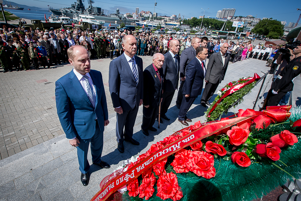 Министр РФ Александр Галушка открыл День памяти и скорби во Владивостоке