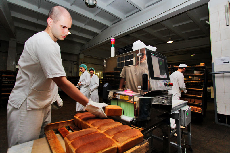 Одна из дорогих составляющих в производстве хлеба – заработная плата, Фото с места события собственное