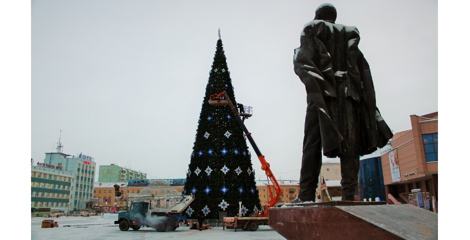 Первую Новогоднюю елку страны зажгли в Якутске