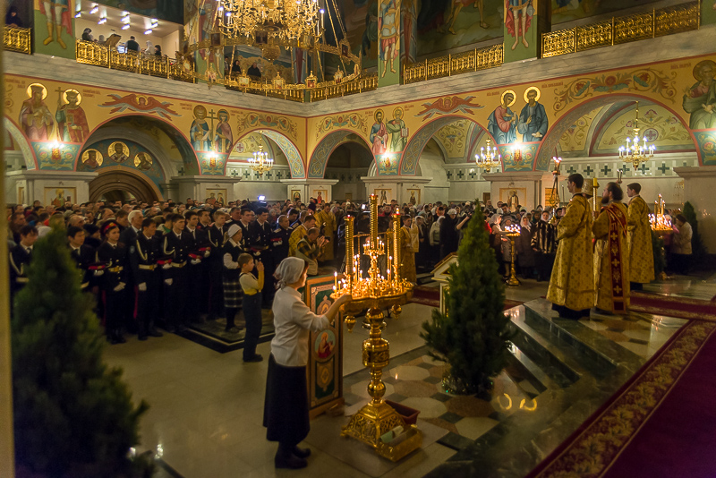 С Рождеством Христовым поздравили колымчан первые лица региона и областного центра