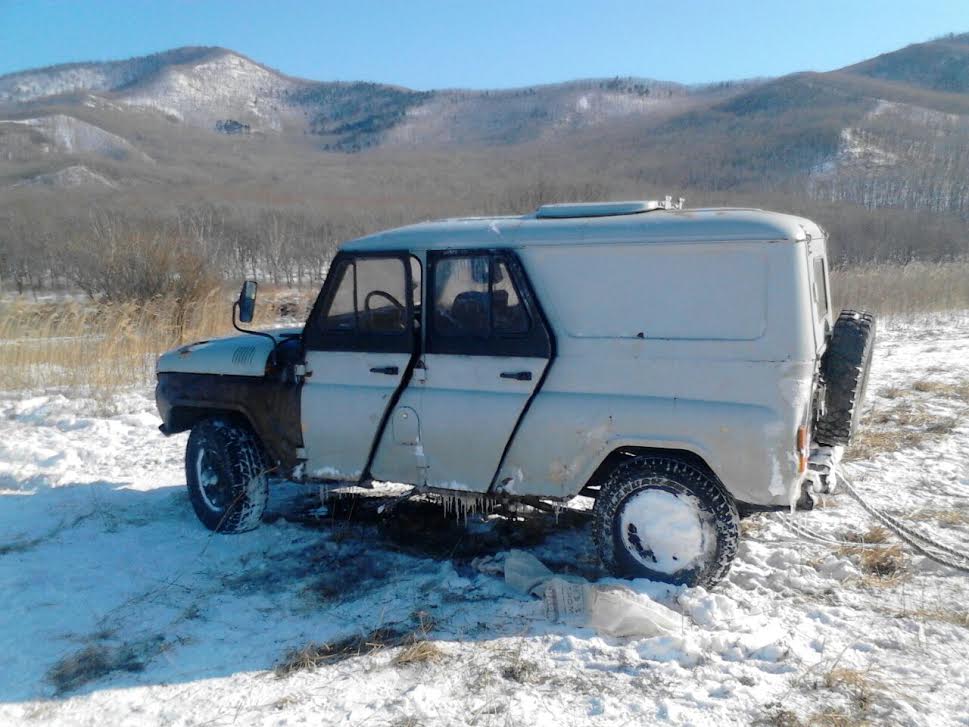 Водителю УАЗа, провалившегося под лед в Приморье, инкриминируют смерть двух человек