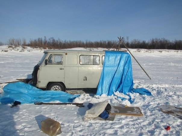 Четверо мужчин скончались на рыбалке в Якутии