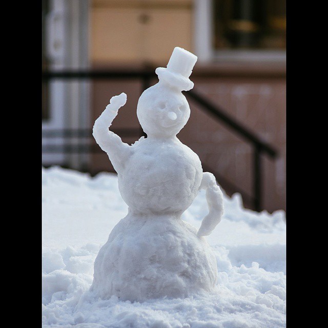 Лепка снеговиков стала популярным развлечением у жителей Приморья на прошедших выходных
