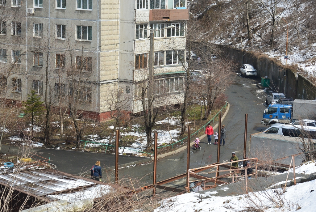 Жители трех домов во Владивостоке могут остаться без пожарного разворота