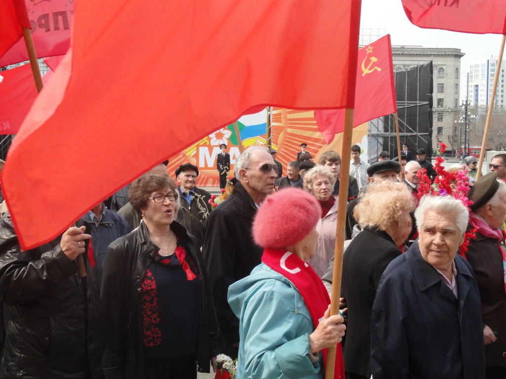 Коммунисты провели первомайский митинг в центре Хабаровска