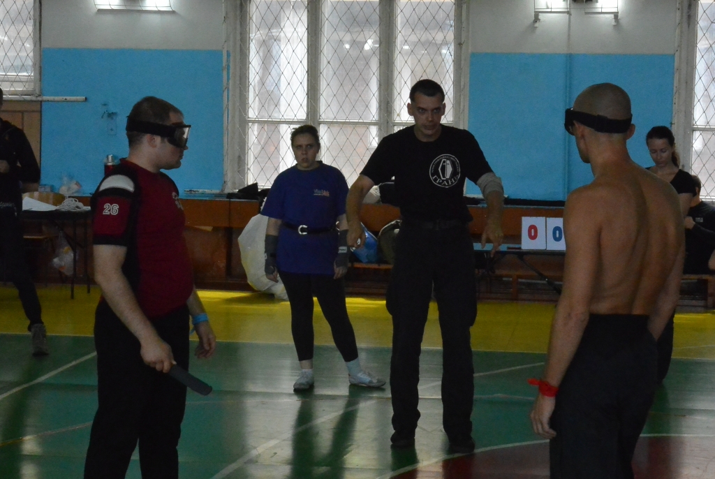 Бои на спортивных ножах во Владивостоке собрали более 30 участников