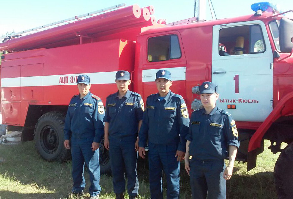  Якутские спасатели и пожарные обеспечивают безопасность проведения Ысыаха Олонхо