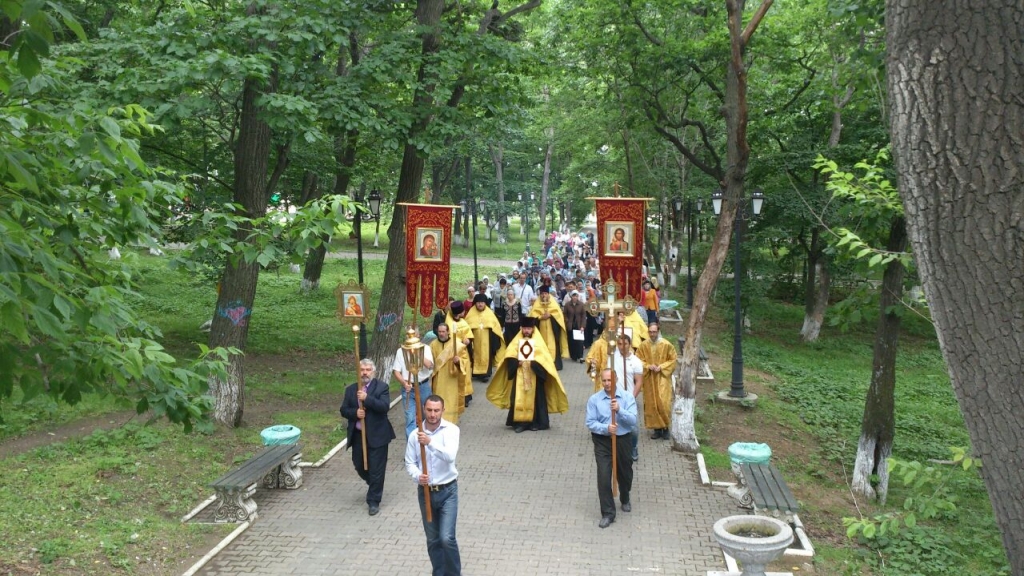 Православные Владивостока отпраздновали День семьи, любви и верности