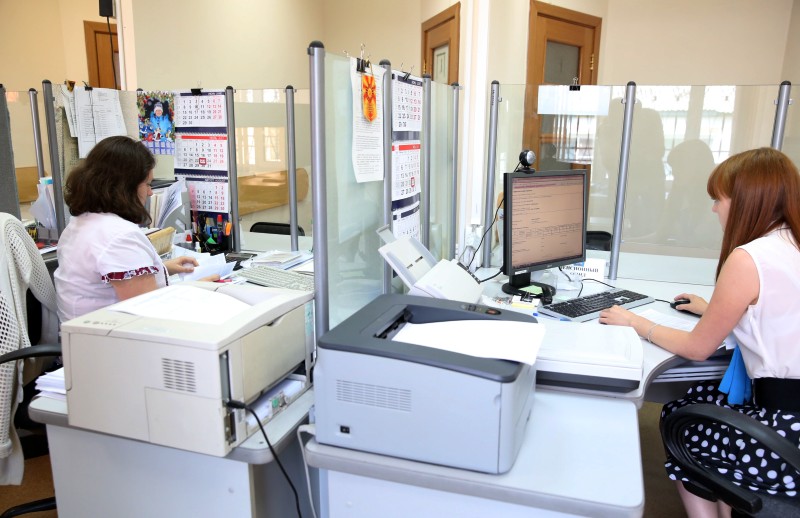 Руководитель ЕАО ознакомился с деятельностью отделений государственных внебюджетных фондов