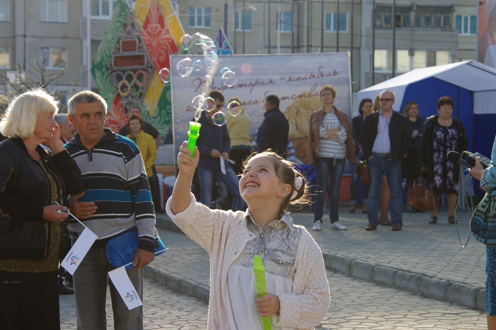 Около 200 горожан собрал День микрорайона в центре колымской столицы