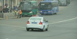 Полицейские машины патрулируют на дорогах города. Елизавета Олофинская.