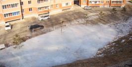 Неконтролируемый поток воды нашел выход на ул. Анны Щетининой Ильдар Хабиров