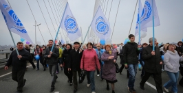 Одна из первомайских колонн Антон Балашов