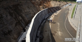 Реконструкция &quotпоплывшей&quot подпорной стены на трассе М60 во Владивостоке завершена на 60% Пресс-служба администрации Владивостока