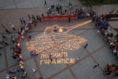 Акция &quotОгненные картины войны&quot во ВЛадивостоке Евгения Кубко, vlc.ru