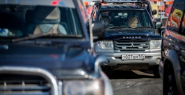 Mitsubishi Pajero разных годов и комплектаций приняли участие во флэшмобе  Антон Балашов, РИА PrimaMedia