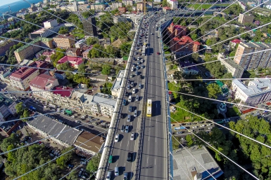 Многокилометровую пробку вызвало ДТП в районе "Зари" во Владивостоке