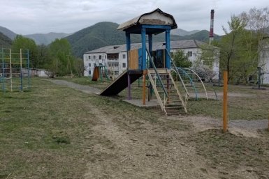 Подросток на квадроцикле травмировал девочку на детской площадке в Дальнегорске