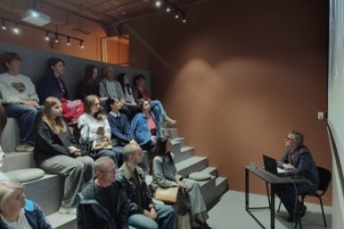 Встреча с театральным фотографом прошла в пространстве Третьяковской галереи Владивостока Полина Рогалина