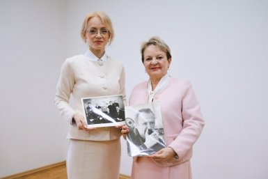 Уникальной коллекцией предметов капитана ледокола &quotЕрмак&quot пополнился музей имени Арсеньева Алина Новикова, Михаил Якимец