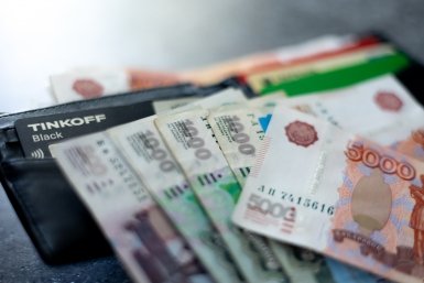 Россия неожиданно вернулась к наличным — рекорд с 1995 года
