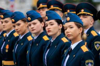 Пополнение в рядах МЧС России: Дальневосточная пожарно-спасательная академия выпустила 45 молодых офицеров