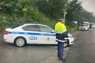 Полиция взяла под контроль ситуацию на месте складского пожара во Владивостоке