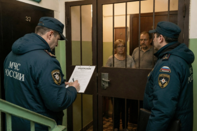 Суд обяжет снести тамбур за свой счет по ЖКХ — согласие соседей не поможет