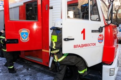 Людей эвакуировали из-за задымления из ТЦ "Россиянка" во Владивостоке — видео