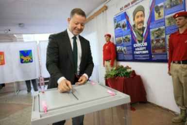 Председатель ЗС ПК Антон Волошко отдал свой голос на выборах