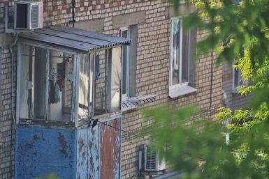 Что будет, если самовольно застеклить балкон: свежее решение суда в ЖКХ