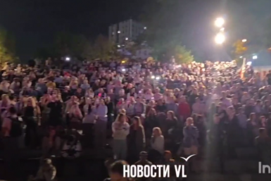"Толпа громадная": безумный ажиотаж в центре Владивостока – видео