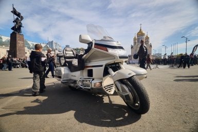 Приморье закрыло мотосезон: во Владивостоке собрались полторы тысячи байкеров Дмитрий Осипчук, ИА PrimaMedia