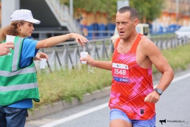 Десятый, юбилейный, рекордный: Владивосток пробежал Galaxy Vladivostok Marathon ИА PrimaMedia