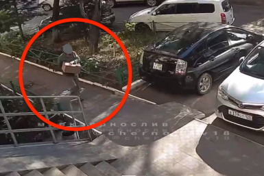 "Посреди белого дня": дикая выходка мужчины "ошарашила" приморцев – видео
