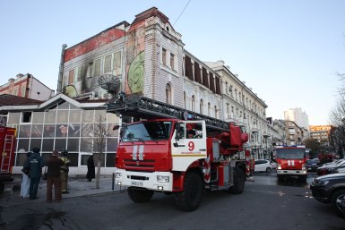 "Горели кухня и потолок": подробности пожара в кафе в центре Владивостока