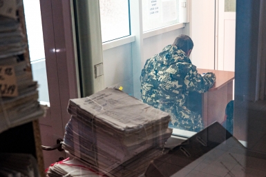 Сорвал цепочку в лифте: во Владивостоке задержали грабителя, напавшего на пенсионерку