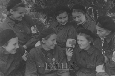 Группа сандружинниц во Владивостоке из фотофонда Государственного архива Приморского края