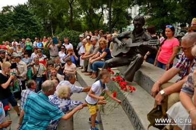 Возложение цветов Пресс-служба администрации Владивостока