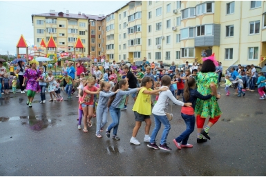 Детский праздник в микрорайоне &quotМеждуречье&quot Алина Матвеева