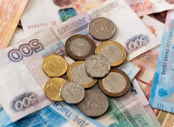 С 1 января женщинам в России начнут платить по 200 000, 500 000 и 1 млн рублей