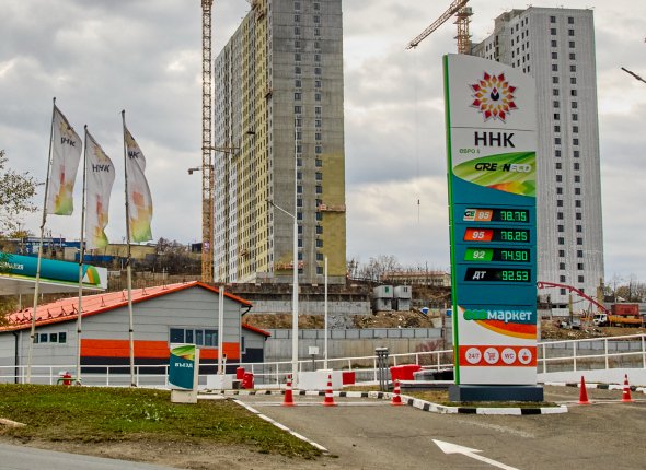 Рост до трёх рублей: как изменились цены на топливо во Владивостоке