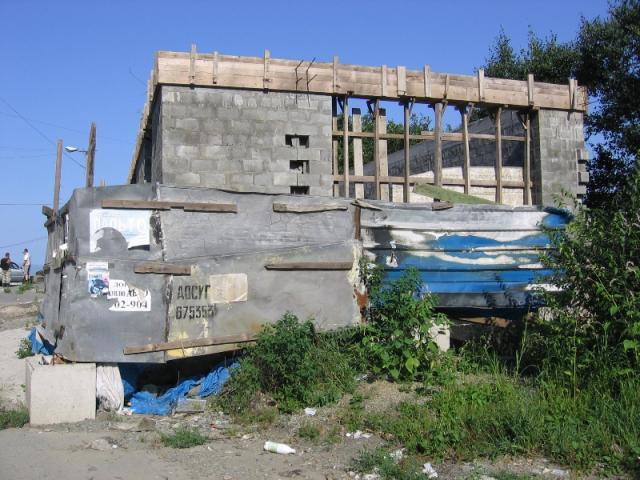 Местные жители шестой год добиваются сноса сооружения